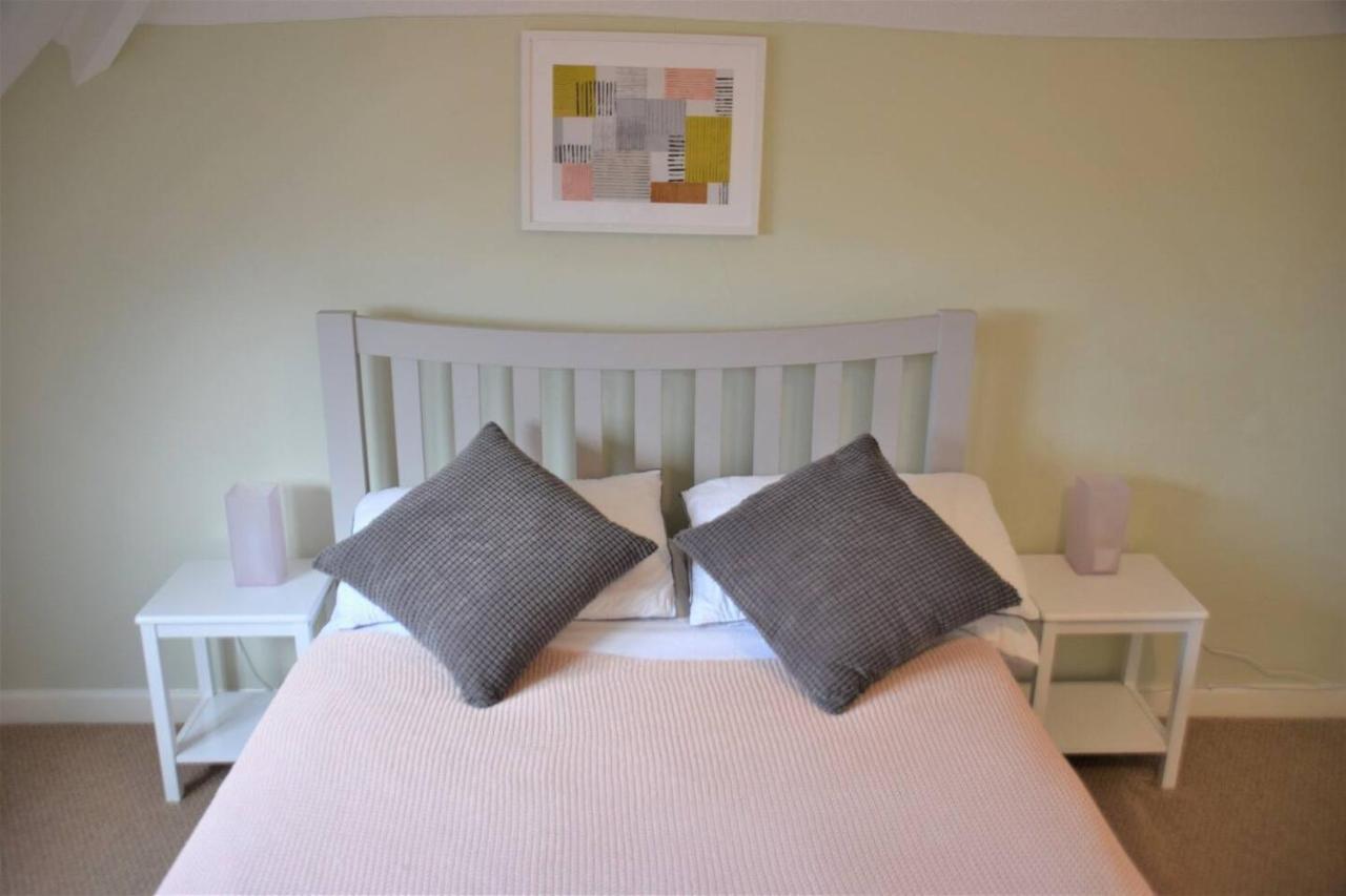 Charming 3-Bed Apartment In Talgarth Powys Brecon Exterior foto